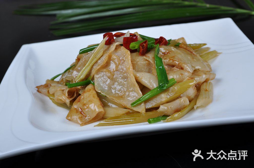 酸菜炒软饼 22元