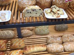 -焙丽拾光(麦凯乐直营店)
