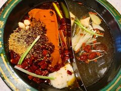 菌汤鸳鸯锅-有拈头成都市井火锅(南山总店)