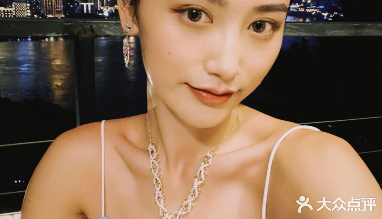 爬坡上坎吃烤肉，这个体验也只有山城重庆才能体验吧！