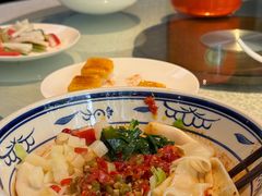 -阿瓦山寨·湘菜现炒·剁椒鱼头王(咸阳总店)