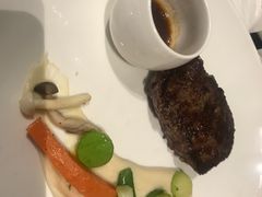 香煎牛柳配土豆泥-北京海湾半山酒店-加咖啡西餐厅