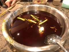 全红味锅底-肖肖酸萝卜鱼火锅(总店)