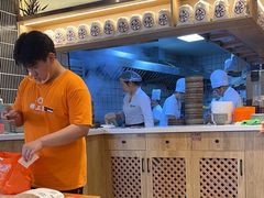 -馋三尺蟹粉小笼(人民广场店)