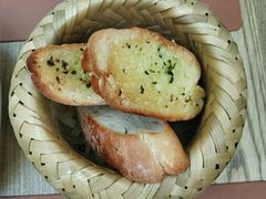 餐前面包Bread-Golden Lily河内巴黎法越料理餐厅(建国西路店)