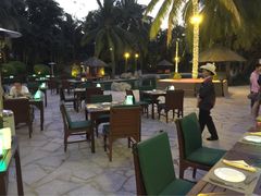 三亚亚龙湾华宇度假酒店(原三亚华宇皇冠假日酒)-三亚亚龙湾雅高美爵酒店