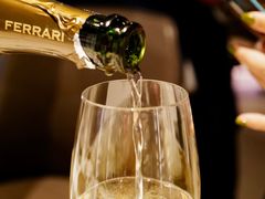 -wineapp葡萄酒餐吧(外滩金融中心店)