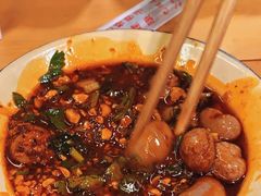 -拈签一笑黄牛肉辣卤串串