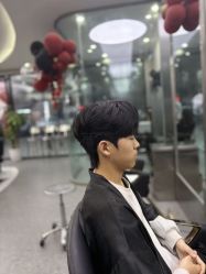 -MOVAN  HAIR莫凡匠人发型屋