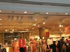 -H&M(鹏欣水游城店)