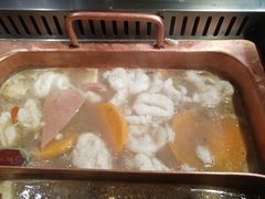 -老牌坊云南鱼豆花火锅(爱建店)