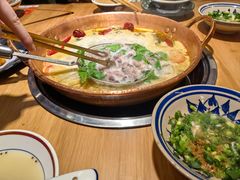 -洱火云南酸菜牛肉火锅(石景山当代商城店)