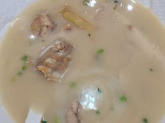-臻鲜燕海鲜融合餐厅(金陵style店)