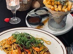 -Mark&Mars Restaurant