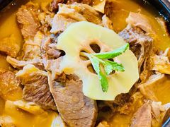 酸木瓜炖牛腩-半山腰·云南菜(侨福芳草地店)
