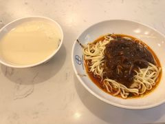 -李与白包子铺(桐梓林店)
