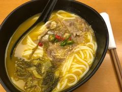 酸菜肥牛砂锅-三千粉牛肉米粉(来客茂店)