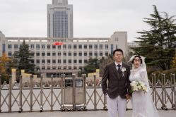 -都市丽人婚纱摄影