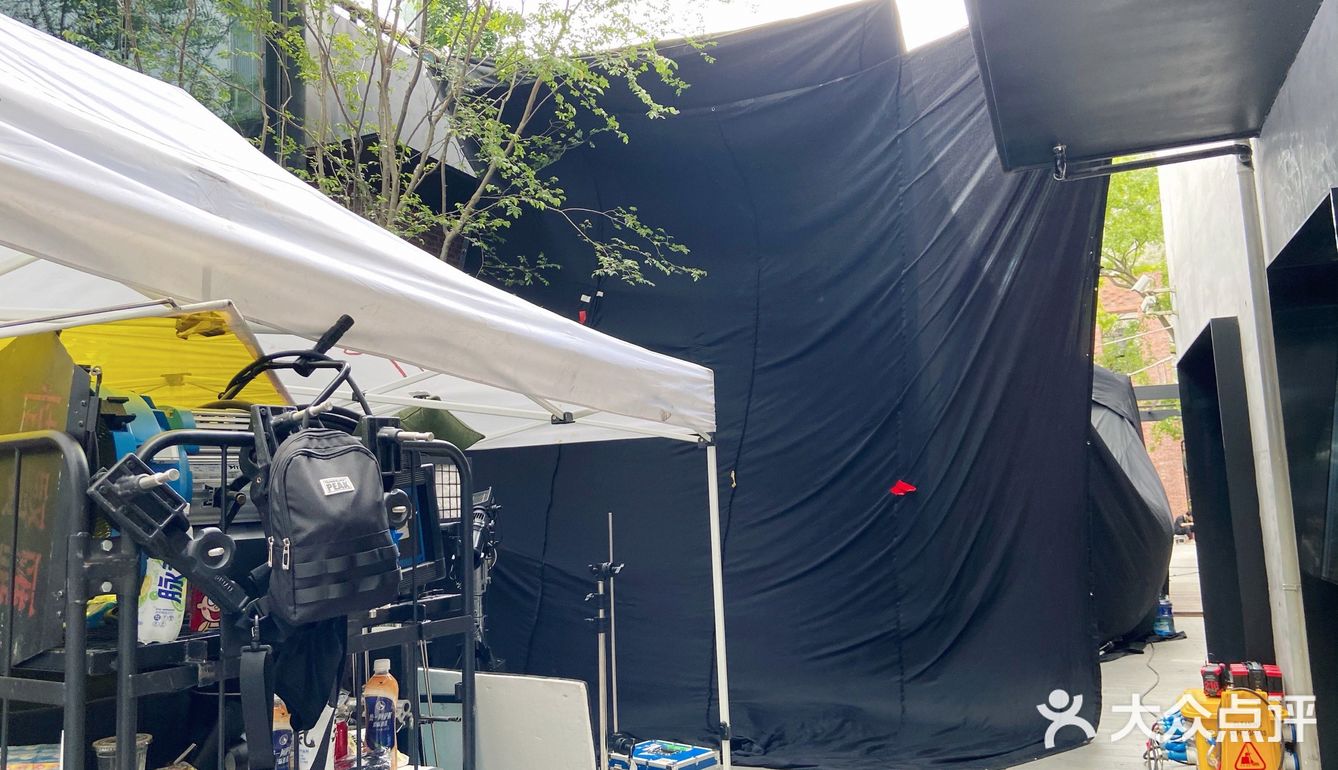 来园区内书店看书遇见《爱情应该有的样子》剧组🎬