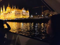 -多瑙河畔鞋履雕塑