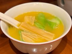 浓汤鲜腐竹浸丝瓜-华尔道夫酒店·紫金阁