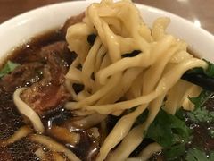 牛肉面-清真吴记门钉肉饼·喜多利