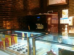 面包甜点陈列柜-GODIVA(王府井apm店)