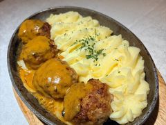 俄式传统肉饼配土豆泥-俄士厨房(环球港店)