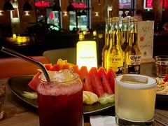 -FOUR PLAY BAR