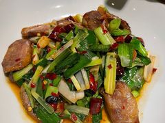 野胡葱炒香肠-吃饭皇帝大土家民族菜(正大广场店)