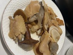 -菌海森林·非遗野生菌火锅(西山区滇池路摩根道店)