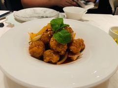 椰果菠萝咕噜肉-闻见中国海南菜(K11店)