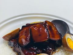 咸蛋茨菰红烧肉-屋里厢上海菜馆