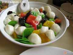 溜鱼丸-鸿宾楼(展览馆路店)