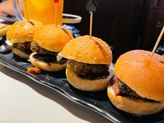 臭豆腐mini汉堡-哥老官重庆美蛙鱼头(虹口龙之梦店)