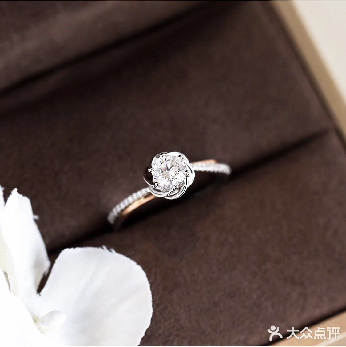 生日礼物变成男友定制的求婚钻戒，坐标成都