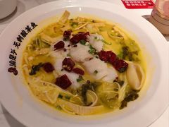 -渝是乎酸菜鱼(龙旗购物中心店)