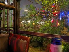 靠窗位-胡桃里乐队酒馆(鎏嘉码头店)