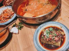 -黔诚多彩火锅(甲秀楼店)