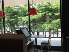 靠窗位-必胜客(仁恒店)