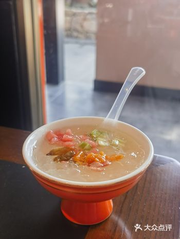 停车️：边上就有地面停车场，停车很方便