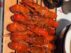 -肥肥虾庄·金牌油焖大虾(汉街SKP店)