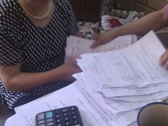 “改卷子的老师”-做了不起的80后