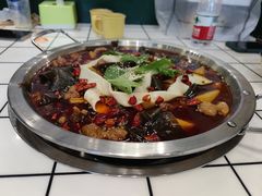 -晓彭肥肠鸡·泡椒鸡火锅(水木天地店)