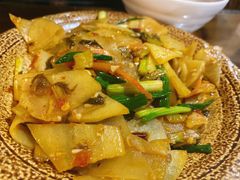 酸菜炒土豆片-88号小吃店·经典云南菜·地道纳西美食