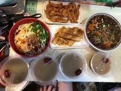-爆炸头阿姨小四川正宗川味小吃(无任何分店)