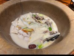 -滇香肴·云南菜蒸汽石锅鱼(云南北路店)