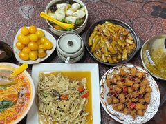 -天天向上素食餐厅(五台山店)
