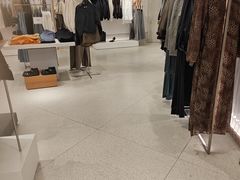 -ZARA(大上海时代广场店)