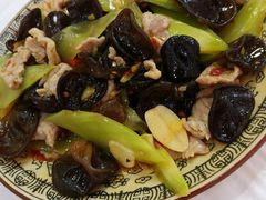 -乡土特色.冷锅鱼.牦牛肉汤锅